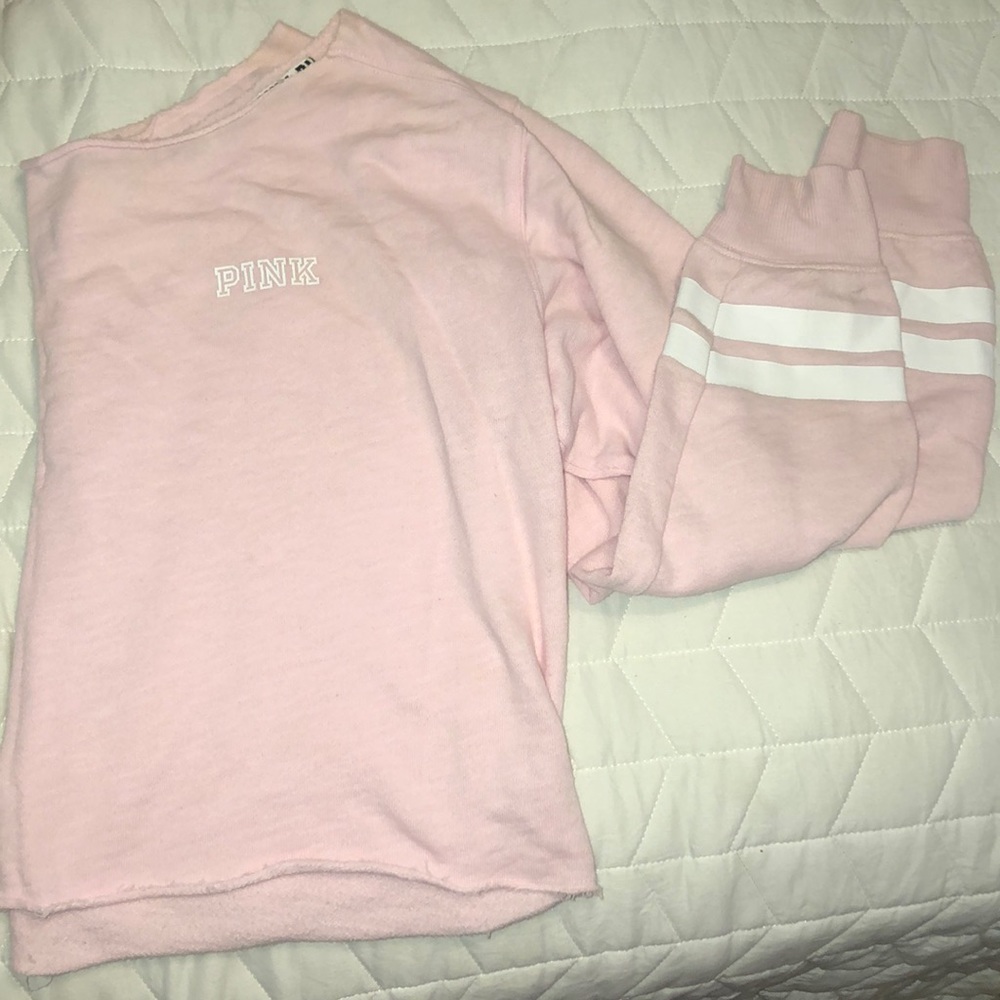 Cropped sweater from pink